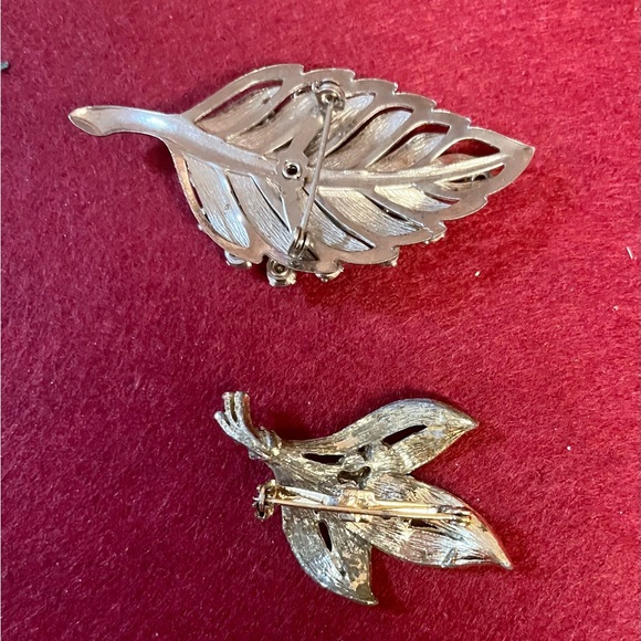 Bundle of Vintage Art Deco Silver Plated Leaf Broochs W/Rhinestones - Picture 8 of 9